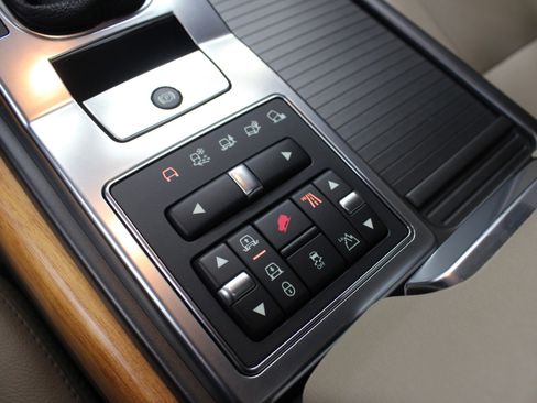 Used 2013 Land Rover Range Rover Sport HSE w/ HSE Silver Pkg image 54