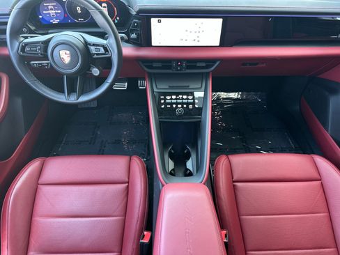 Certified 2025 Porsche Macan 4 Electric AWD/4WD image 6