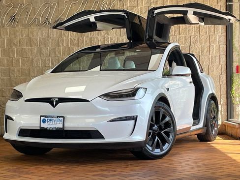 Used 2022 Tesla Model X Plaid AWD/4WD image 2