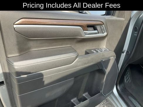Used 2025 Chevrolet Silverado 1500 LT AWD/4WD image 7