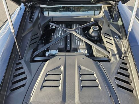 Used 2020 Lamborghini Huracan EVO image 14