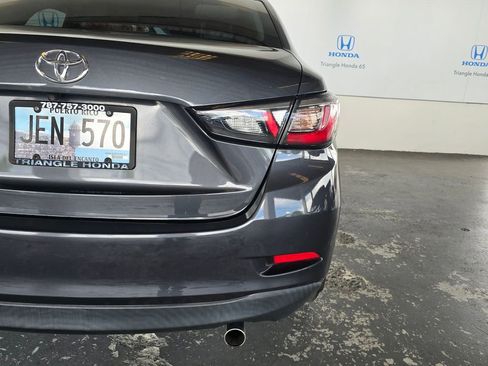 Used 2019 Toyota Yaris L FWD image 14