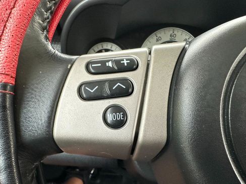 Used 2013 Toyota FJ Cruiser 2WD w/ Upgrade Pkg image 37