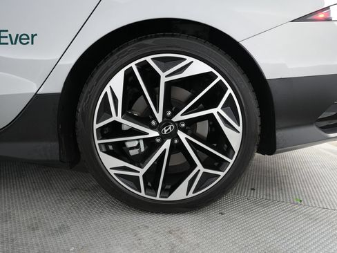 Used 2024 Hyundai Ioniq 6 SEL RWD image 9