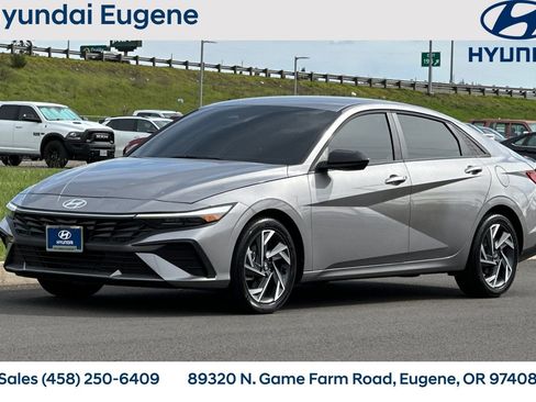 Used 2025 Hyundai Elantra Sport w/ Cargo Package image 9