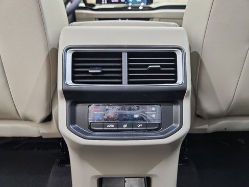 New 2026 Volkswagen Atlas SE FWD image 32