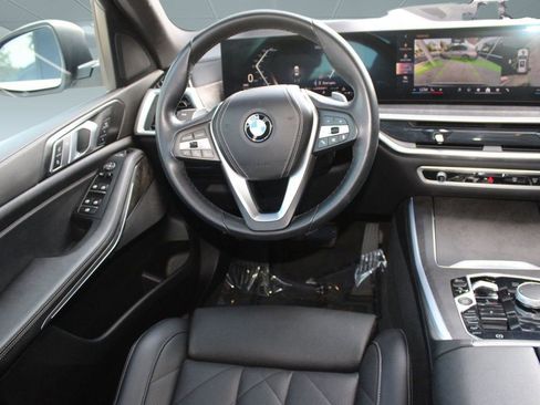 Used 2024 BMW X5 xDrive40i w/ Parking Assistance Package image 29