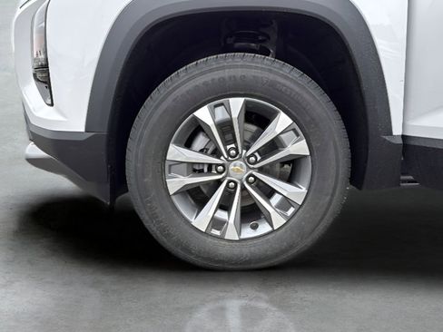 New 2026 Chevrolet Equinox LT w/ Convenience Package II FWD image 39