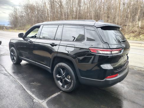 Certified 2024 Jeep Grand Cherokee L Altitude image 6