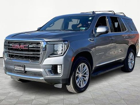 Used 2021 GMC Yukon SLT w/ SLT Premium Package image 3