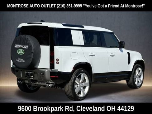 New 2025 Land Rover Defender 110 X-Dynamic SE image 6