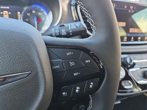 New 2026 Chrysler Pacifica Select w/ S Appearance Package image 19