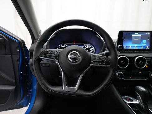 Used 2025 Nissan Sentra SV FWD image 4