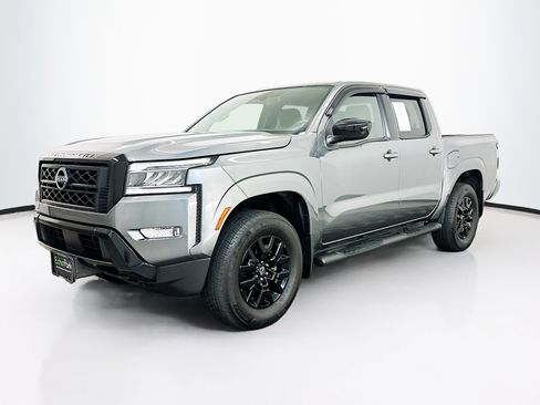 Used 2023 Nissan Frontier SV w/ Midnight Edition Package AWD/4WD image 3