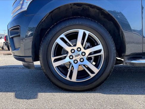 Certified 2023 Ford Expedition XLT image 35