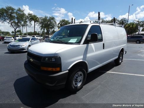 Used 2021 Chevrolet Express 2500 w/ Driver Convenience Package RWD image 3