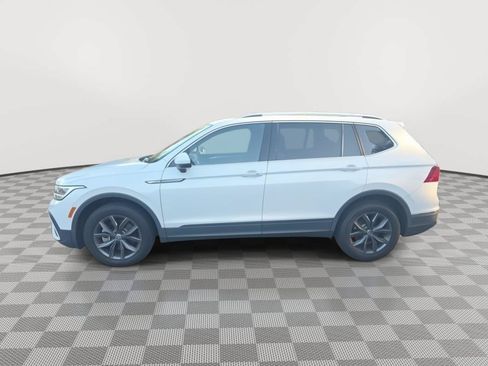 Used 2023 Volkswagen Tiguan SE w/ Panoramic Sunroof Package AWD/4WD image 2