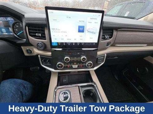 Used 2023 Ford Expedition Limited image 13