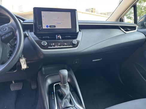 Used 2025 Toyota Corolla LE FWD image 20