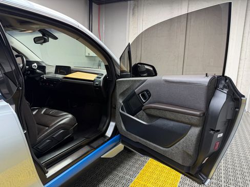 Used 2015 BMW i3 w/ Range Extender image 16