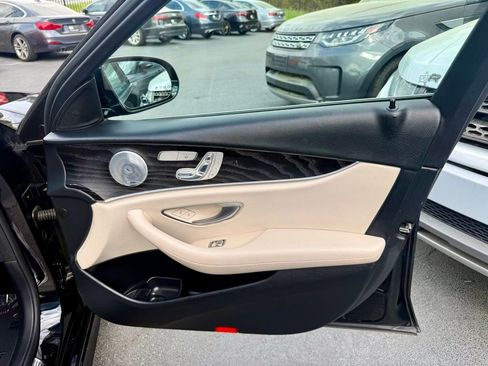 Used 2017 Mercedes-Benz E 300 4MATIC image 32