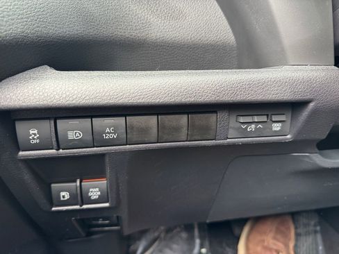 Used 2025 Toyota Sienna XLE Woodland Edition AWD/4WD image 30