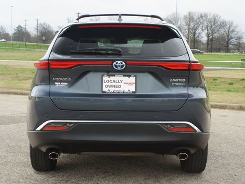 Used 2021 Toyota Venza Limited AWD/4WD image 3