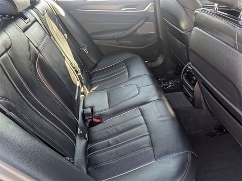 Used 2023 BMW M550i xDrive w/ Executive Package image 27