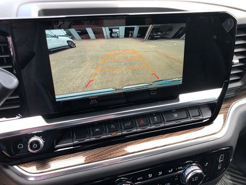 New 2025 GMC Sierra 1500 Elevation image 22