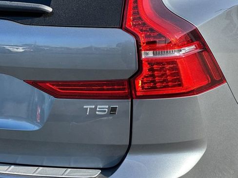 Used 2021 Volvo XC60 T5 Inscription w/ Advanced Package image 32