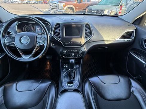 Used 2019 Jeep Cherokee Latitude Plus w/ Cold Weather Group image 24