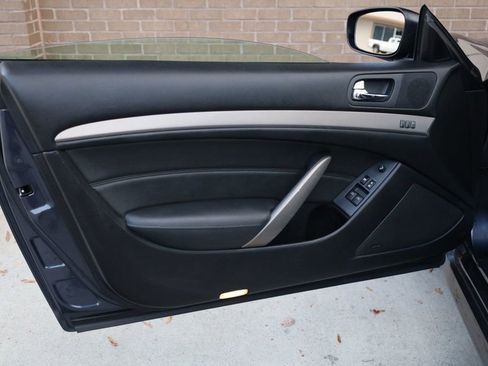 Used 2011 INFINITI G37 Journey w/ Premium Pkg image 16