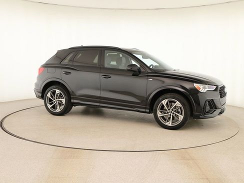 New 2025 Audi Q3 2.0T Premium image 8