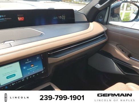 New 2025 Lincoln Navigator Black Label image 33