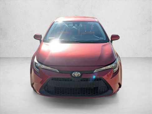 Used 2020 Toyota Corolla LE image 2