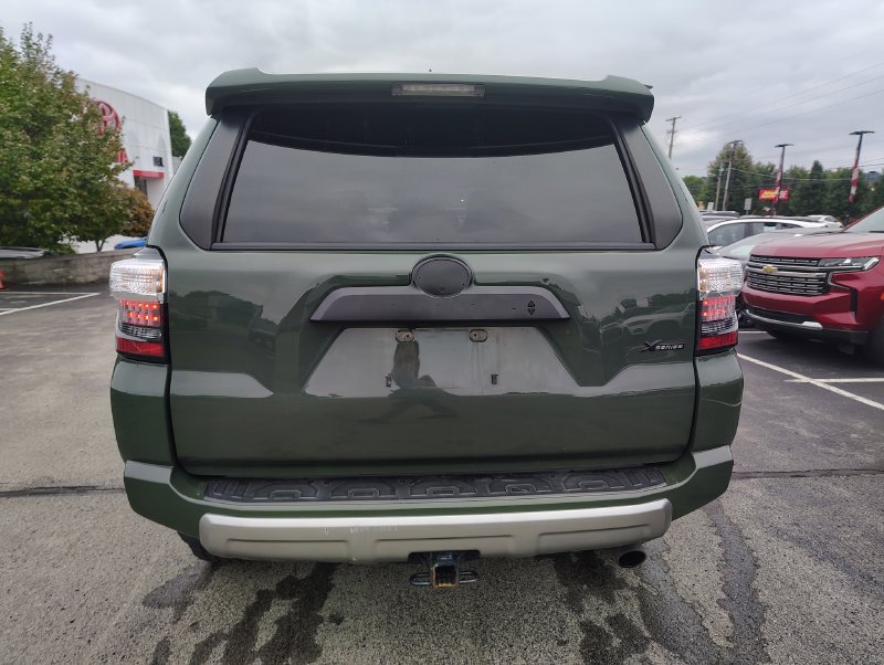 Used 2022 Toyota 4Runner TRD Off-Road Premium w/ Moonroof Package AWD/4WD image 6