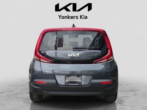 Certified 2022 Kia Soul LX w/ Technology Package FWD image 7