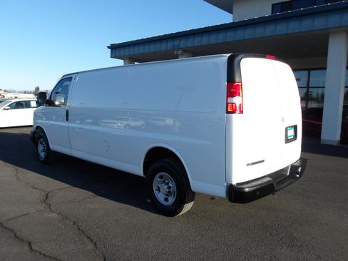Used 2017 Chevrolet Express 3500 RWD 3500 155 image 3