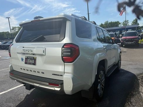 Used 2025 Toyota 4Runner Limited AWD/4WD image 4