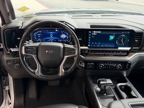 Used 2022 Chevrolet Silverado 1500 RST image 13