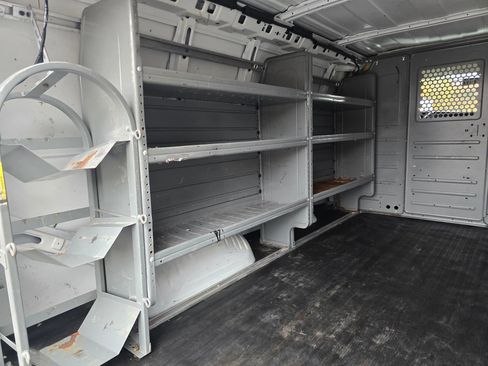 Used 2014 Chevrolet Express 2500 image 18