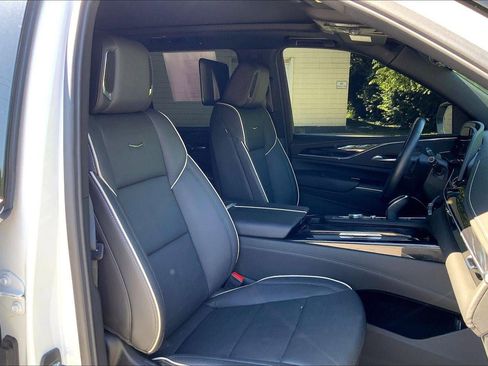 Certified 2024 Cadillac Escalade Sport w/ LPO, ONYX Package AWD/4WD image 7