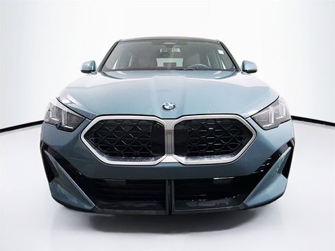 Used 2024 BMW X2 xDrive28i w/ Premium Package image 2