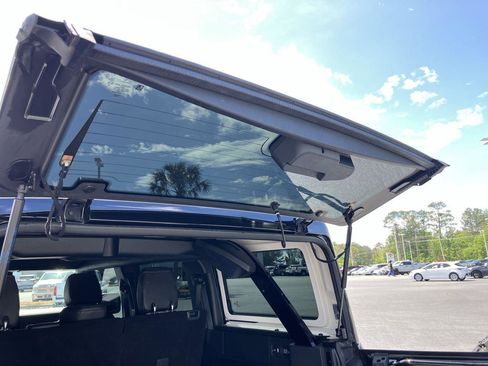 Used 2024 Ford Bronco Badlands image 27