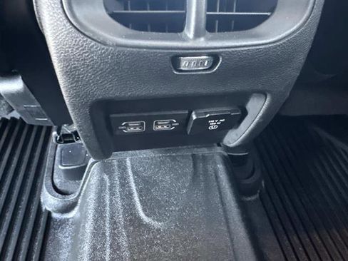 Used 2021 Jeep Cherokee Limited w/ Mopar Interior Package image 10