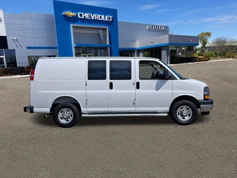 Used 2025 Chevrolet Express 2500 w/ Driver Convenience Package RWD image 28
