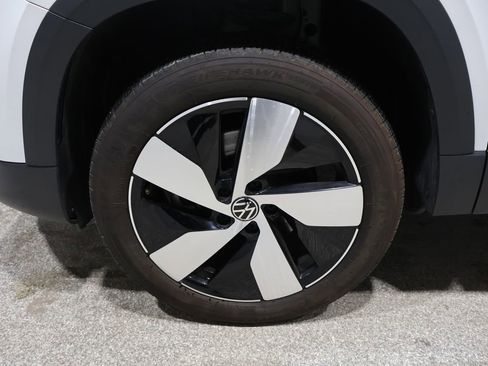 Used 2024 Volkswagen Taos S image 8