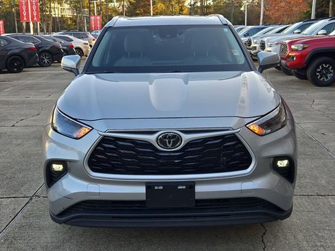 Certified 2024 Toyota Highlander XLE image 10