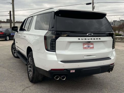 Certified 2025 Chevrolet Suburban Z71 w/ Comfort Package image 24