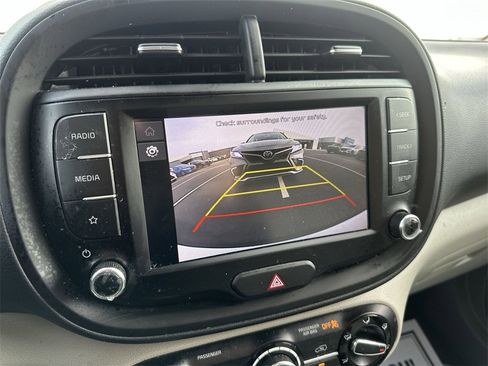 Used 2024 Kia Soul LX image 17